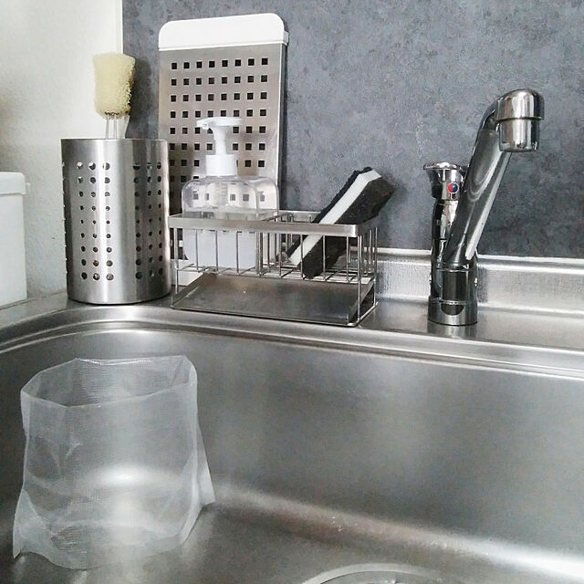 miwaの-斜めトレイ付き洗剤・スポンジラック 【自然にシンクに水が流れる】の家具・インテリア写真