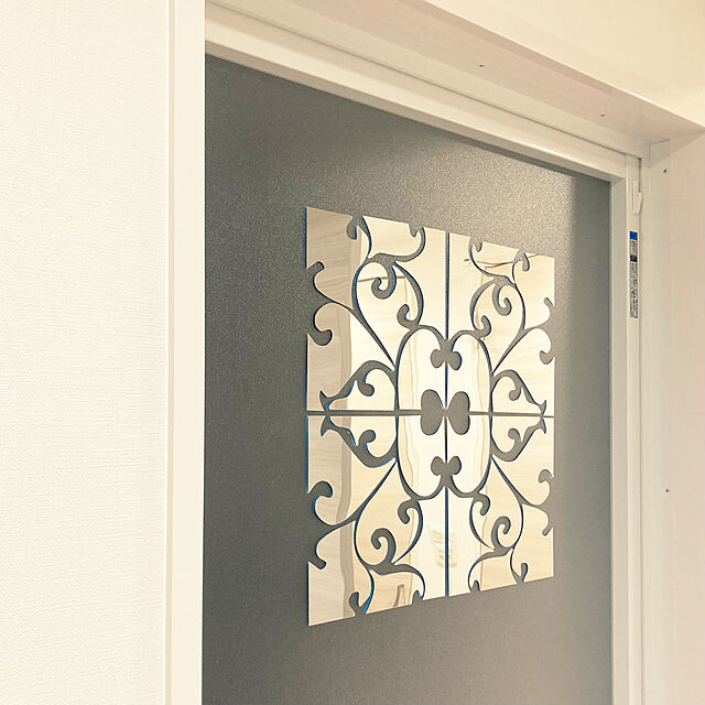 Stellaのdodtazz-dodtazz ミラーウォールステッカー シール 壁 貼る 鏡 壁紙 インテリア DIY 装飾 (シルバー / 20×20㎝ / 8枚)の家具・インテリア写真