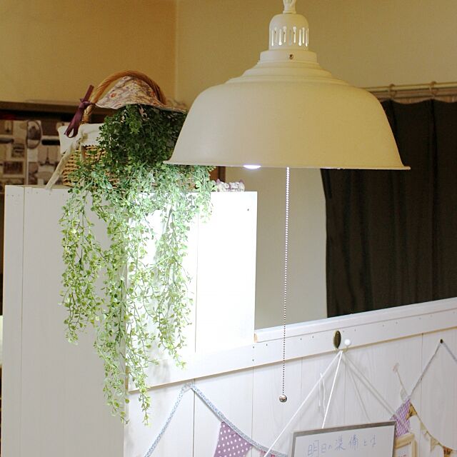 wisteriaの-ペンダントライト E.M.A 3LIGHT PENDANT LAMP [ 電球なし/ホワイト ]の家具・インテリア写真