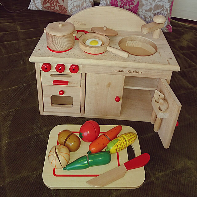 Plumの-【送料無料】 木製おもちゃのだいわ ミドルキッチンセット おままごと 木のおもちゃ 97980 キッチン 木製玩具の家具・インテリア写真