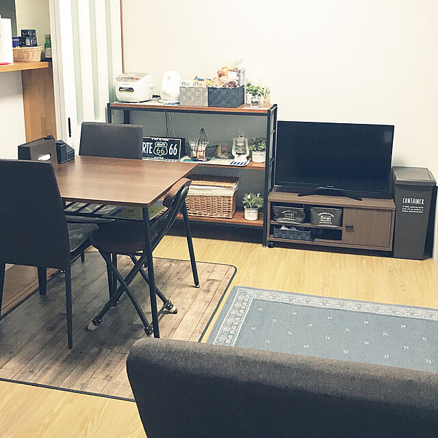 manu.のニトリ-布張りカジュアルソファ(NリバティーF DBR) の家具・インテリア写真