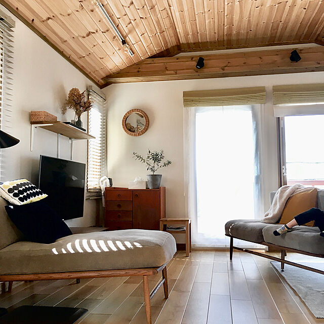 springの-ホチキスで壁掛け収納 配線隠し モール 1m 壁美人の家具・インテリア写真