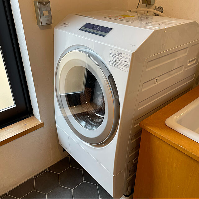 eoの-東芝｜TOSHIBA ドラム式洗濯乾燥機 ZABOON（ザブーン） ボルドーブラウン TW127XP1LT [洗濯12.0kg /乾燥7.0kg /ヒートポンプ乾燥 /左開き]の家具・インテリア写真