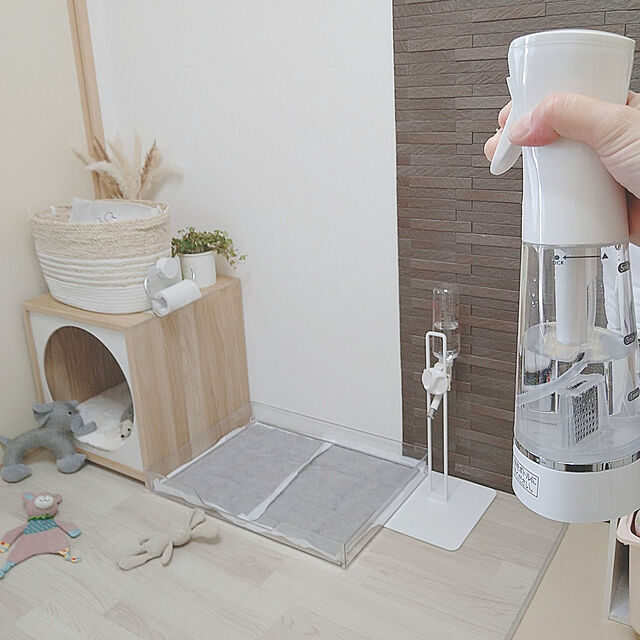 yumegu8の山崎実業-山崎実業 ペット用ボトル給水器スタンド towerの家具・インテリア写真