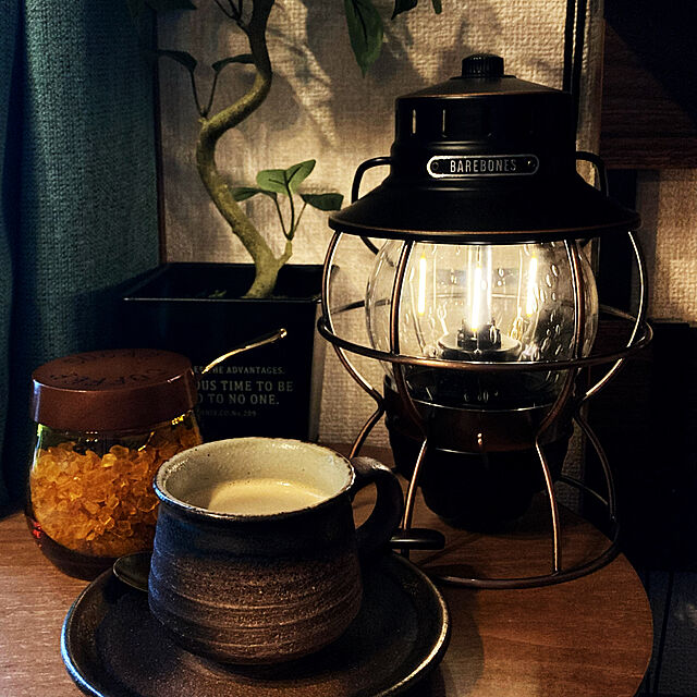teraの萬古焼-金彩コーヒーC/S 〔萬古焼 コーヒー碗皿〕 / お楽しみグッズ（キッチン用品）付きセットの家具・インテリア写真