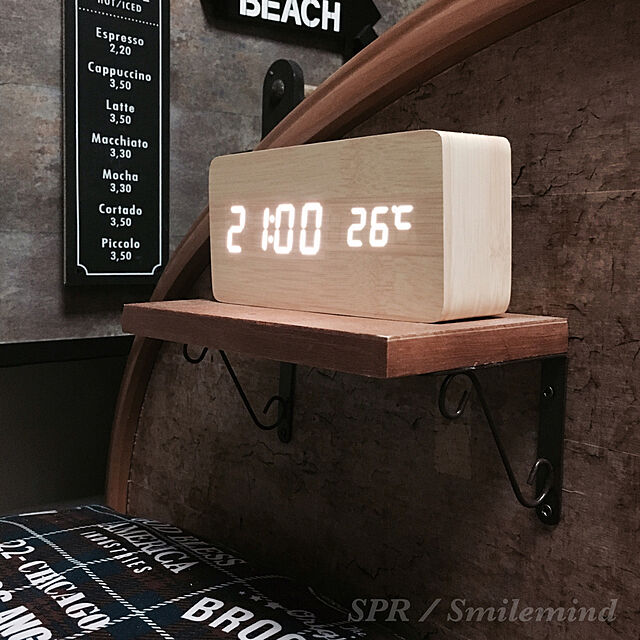 SPRの-森のひと時 音に反応 センサー LED搭載 クロック 時計 高級感 デザイン 湿度 温度 アラーム機能 目覚まし 木 ウッド インテリア ET-MORITOKの家具・インテリア写真