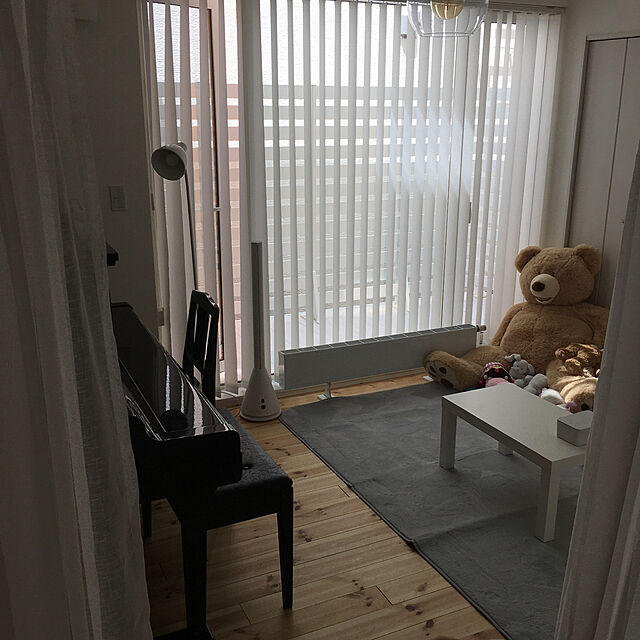uoのニトリ-ふわふわやわらかラグ(フィールソフト GY 200X240) の家具・インテリア写真
