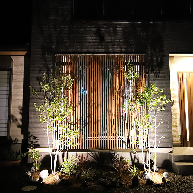 Kazu_locosの-タカショー ガーデンアップライト ミオ 4.5W フード （LED色:白） HBB-W19S ＃73712300 『ローボルトライト』 『エクステリア照明 ライト』 シルバーの家具・インテリア写真