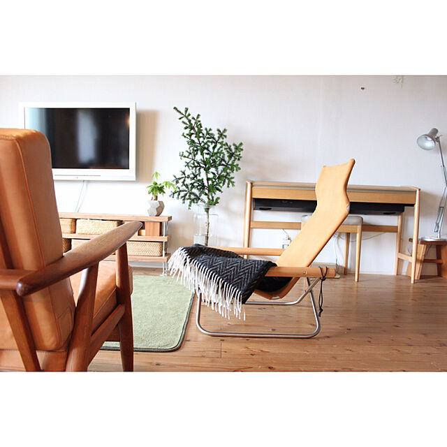 704の藤栄-ニーチェアX　折りたたみ椅子　リラックスチェア　新居猛デザイン 　グッドデザイン賞の椅子　組み立て式　の家具・インテリア写真