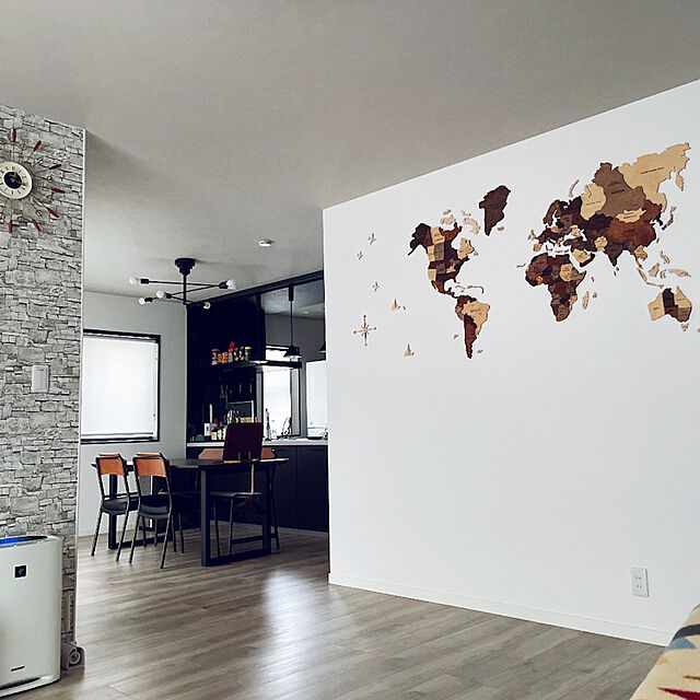 miの68travel-木製世界地図壁装飾 - 多層、マルチカラーステンドウッド、名前の刻印 - ユニークな3Dデザイン - リビングルーム、オフィス&ベッドルーム用(メガ - トラベラー 118x59インチ - 300x150cm)の家具・インテリア写真
