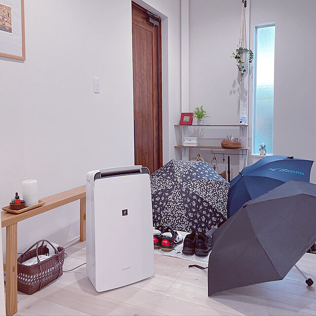 Miiのシャープ-シャープ 除湿機 衣類乾燥 プラズマクラスター 12L 2019年モデル ホワイト CV-J120Wの家具・インテリア写真
