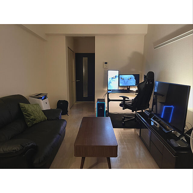 RYUMARUのGTRACING-GTRacing ゲーミングチェア オフィスチェア リクライニング 多機能 パソコンチェア 事務椅子 ゲーム用チェア ヘッドレスト ランバーサポート ひじ掛け付き (Black)の家具・インテリア写真
