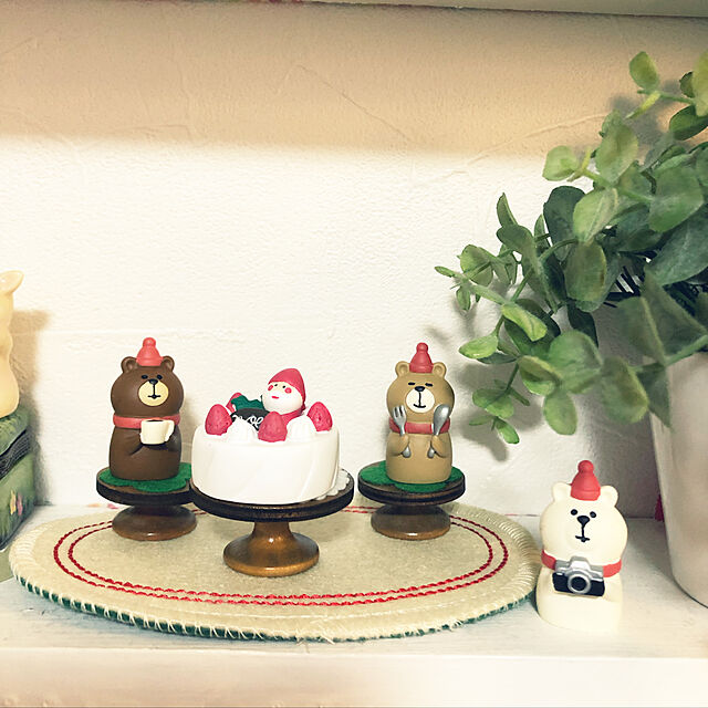 gogo71のデコレコーポレーション-コンコンブル クリスマス 3匹のこぐまケーキ付き くま クマ かわいい 置物 ミニチュア 玄関 飾り デコレ DECOLE concombre Gの家具・インテリア写真