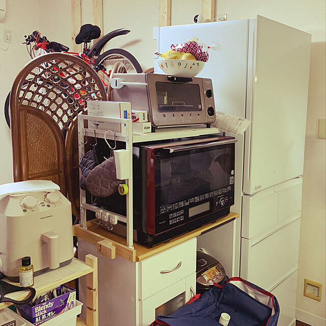 qnjqyのVinteky-Vinteky レンジ上ラック 電子レンジの上 幅伸縮式(幅43-60cm) 高さ三段階調整可能 ラック 2段式 キッチン 収納 棚 レンジ台 トースター(ブラック)の家具・インテリア写真