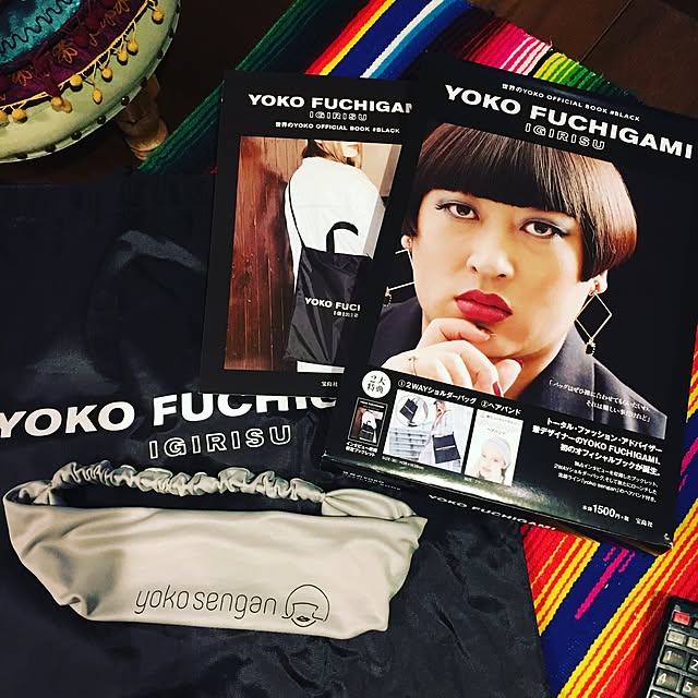 mgyの宝島社-YOKO FUCHIGAMI IGIRISU 世界のYOKO OFFICIAL BOOK #BLACK 【ショルダーバッグ+ヘアバンド付き】 (バラエティ)の家具・インテリア写真