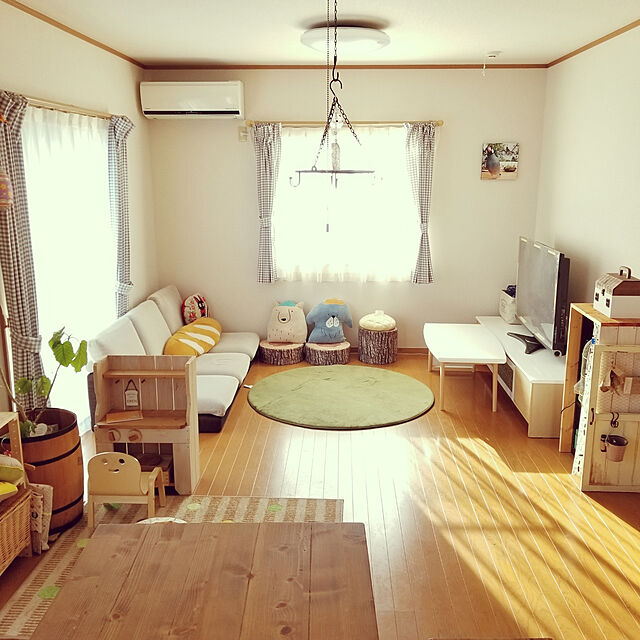 miiの-YATOMI(ヤトミ) キコリの小イス ナチュラル 【チェア かわいいスマイル模様 14か月〜 サイズ：幅31×奥行26×高さ38.2cm】の家具・インテリア写真