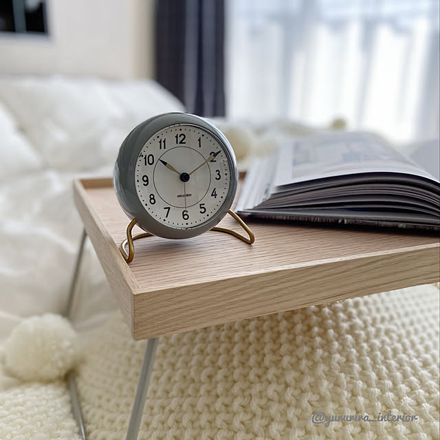 yururiraのarne-ARNE JACOBSEN TABLE CLOCK STATION アルネ ヤコブセン テーブル クロック ステーション 置き時計 時計 ブランド 目覚まし時計 アナログ ブラック 黒 グレー ブラウン 茶 グリーン 緑 ブルー 青 ホワイト 白 ギフト プレゼントの家具・インテリア写真