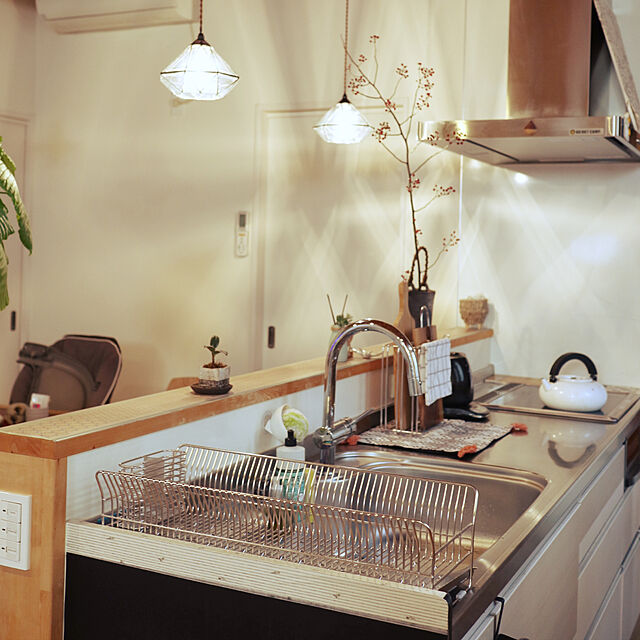 takakoのビーワーススタイル-hanauta キッチンハンガー ステンレス 日本製 布巾 まな板立て スタンド 水切りラック シルバーの家具・インテリア写真