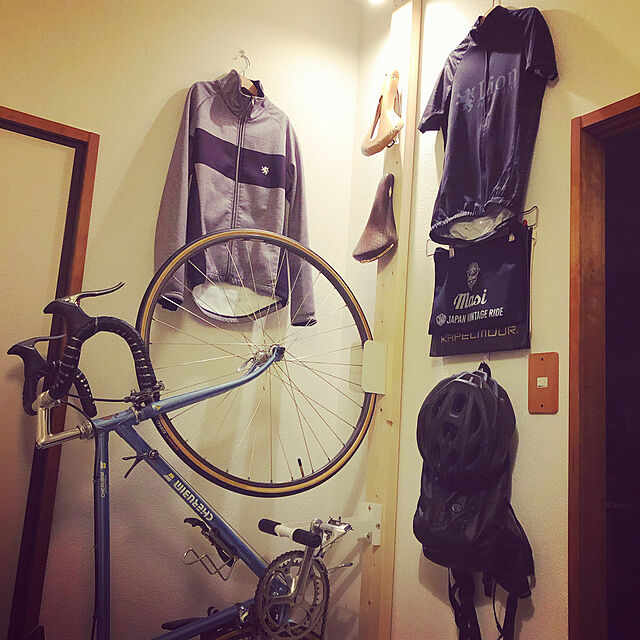 makiの株式会社サイクルロッカー-サイクルロッカー(CycleLocker) 壁掛け縦置き自転車スタンドハンガー「クランクストッパーウォールCSW-01」 (BLACK)の家具・インテリア写真