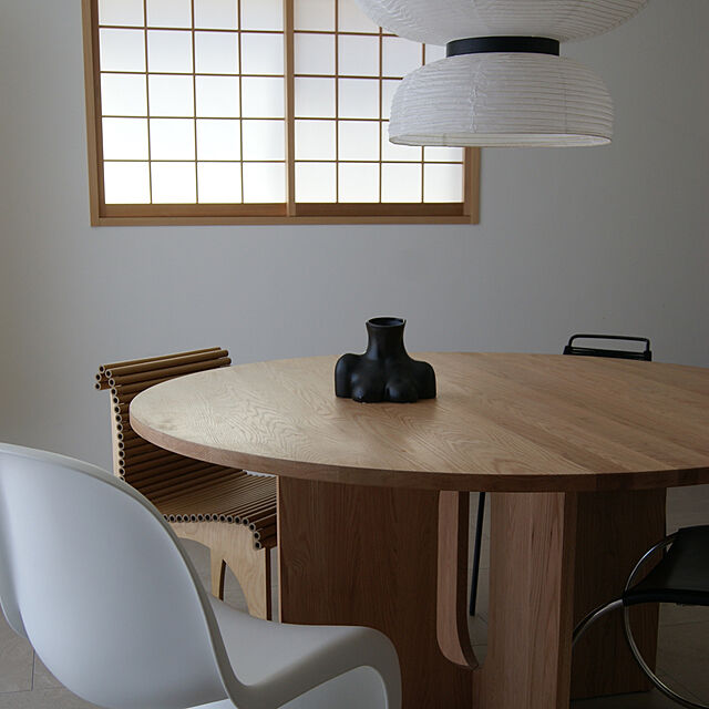 N2interiorの-2color 2size つややかなレディフラワーベースの家具・インテリア写真