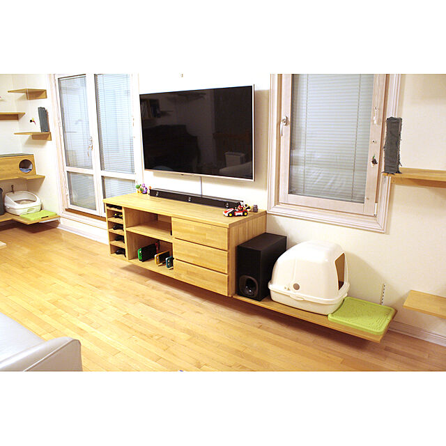 fujiihouseの-木材加工オプション【平面加工四角穴（貫通・突き止め・角R・角）】平面に四角穴を開ける加工です。ショーケースの家具・インテリア写真