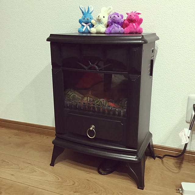 kakkoの山善-[山善] 暖炉型ヒーター 疑似炎 照度調整機能付き アンティーク ブラック YDH-SK10(B)の家具・インテリア写真