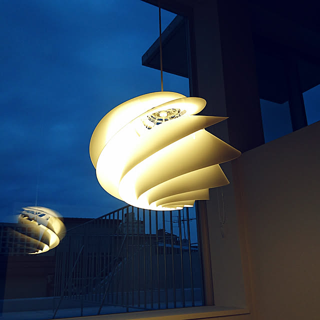 kerokeroの-【ポイント10倍!】【コードカット無料】LE KLINT（レ・クリント）ペンダント照明 SWIRL 3S シルバー【受注品】の家具・インテリア写真