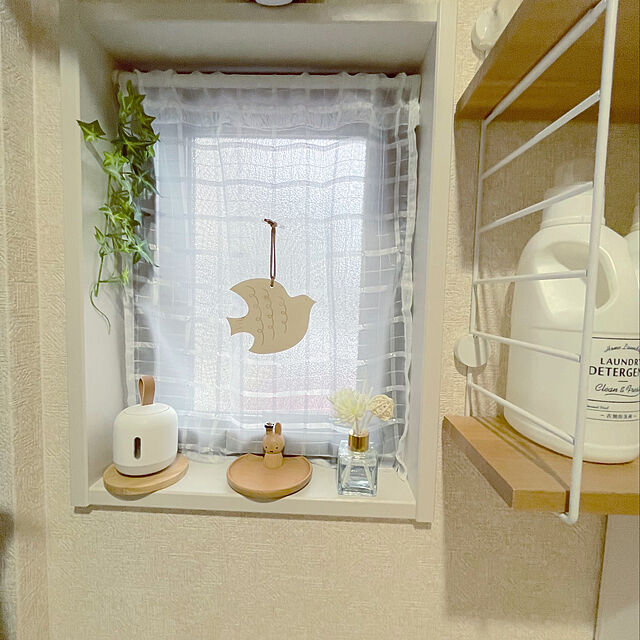 Minoriの-ウォールシェルフ 壁掛け飾り棚 frei＜Frei-G＞棚板45cm×2枚 ワイヤー(ホワイトロング)×２本の家具・インテリア写真