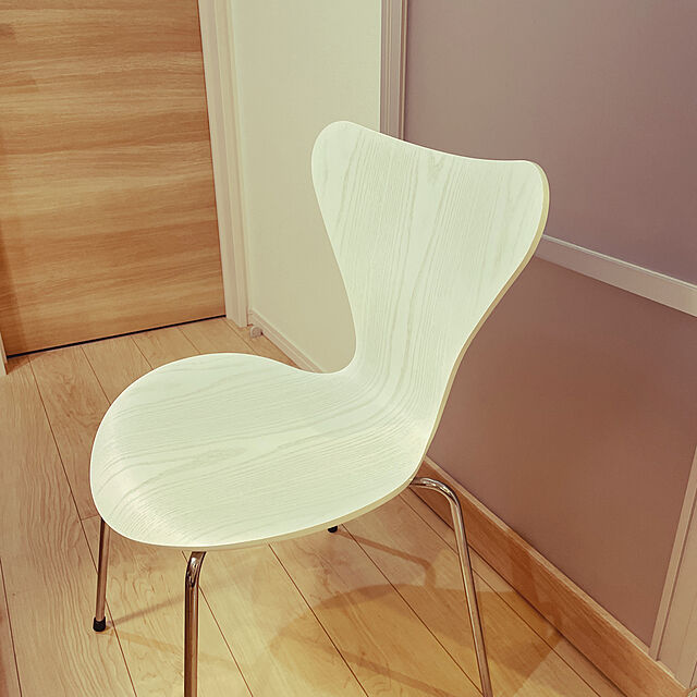 ruruの-フリッツ・ハンセン社正規品　3107セブンチェア　カラードアッシュ　ホワイト（SH44日本サイズ）の家具・インテリア写真