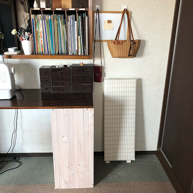 YumikoのSUNYOON-SUNYOON 2本セットＬ字型 棚受け金具 ブラケット 折りたたみ アイアン 棚支え 耐荷重120kg ネジ付き（30*16㎝）の家具・インテリア写真