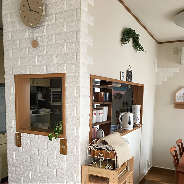 写真付きレビュー Diyルーム 壁紙シール 壁紙 おしゃれ 張り替え 自分で レンガ 壁紙シート 立体 大判 クッションシート 壁 クッションレンガ 白 3d 発泡スチロール 北欧 1枚販売の通販商品 口コミ情報 Roomclipショッピング