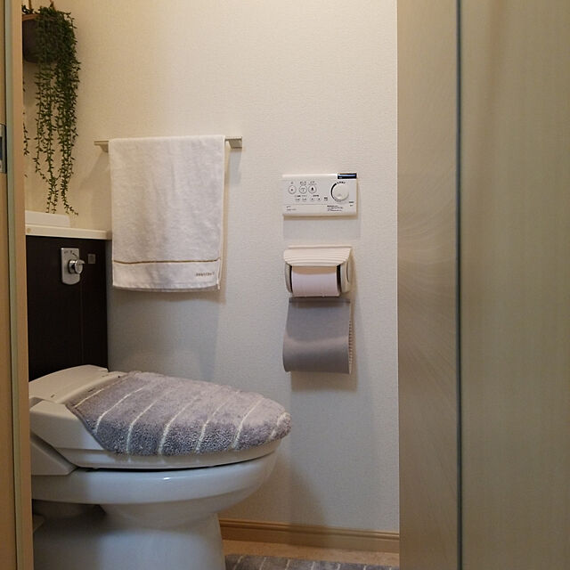 Suuuのニトリ-洋式トイレ2点セット 洗浄・暖房型(プロイ LGY) の家具・インテリア写真