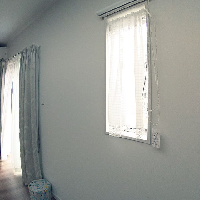 narikawaのニトリ-ミニカーテン (チェック 90X90)  【玄関先迄納品】の家具・インテリア写真