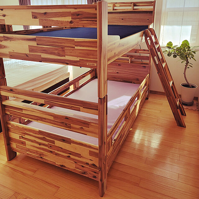 masaのニトリ-アカシア材を贅沢に使用したヴィンテージ風2段ベッド(NA) の家具・インテリア写真