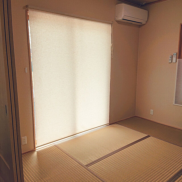 rinaのニトリ-麻入り遮光ロールスクリーン(レプス165X220) の家具・インテリア写真