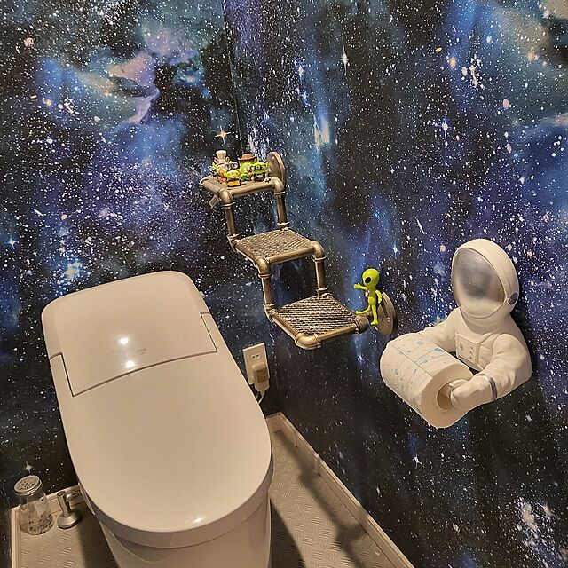 zooのPINOM-ペーパーロールホルダー トイレットロールホルダー クリエイティブ宇宙飛行士のティッシュホルダー、クリエイティブ宇宙飛行士のトイレットロールロールシェルフ (色 : ゴールド) (シルバー)の家具・インテリア写真