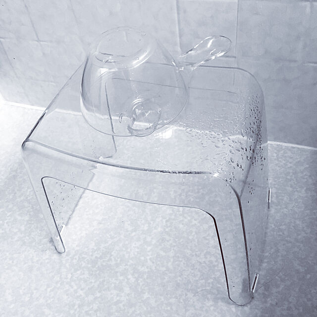 onokenkoのニトリ-カラリと乾いてお手入れ簡単 風呂イス 30センチ(カラリ30H クリアピンク) の家具・インテリア写真
