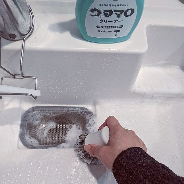 mi-saのマーナ-清潔謹製シリーズ 小回りがきく 抗菌キッチンブラシ かため フライパン・ざる洗い ホワイト 1個 マーナの家具・インテリア写真