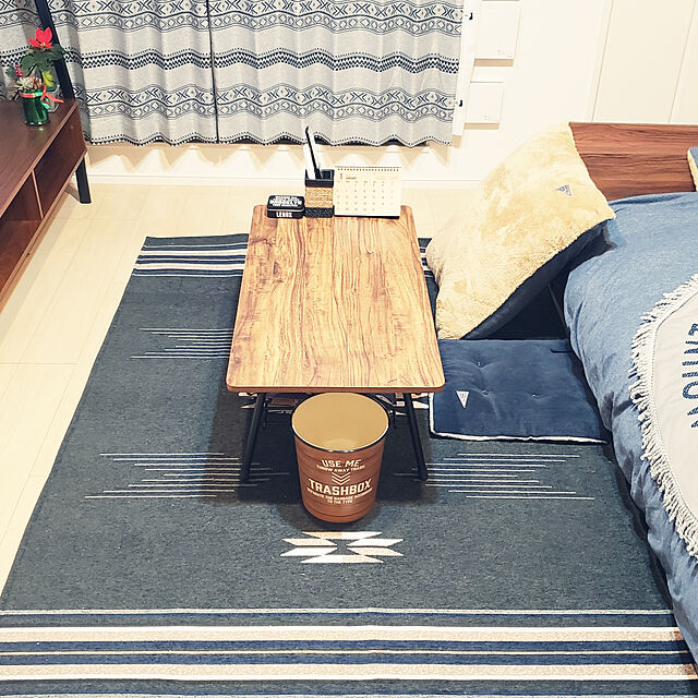 yukivivichaのニトリ-シェニール ジャガード織りラグ(オルテガLN H GY 130X185) の家具・インテリア写真