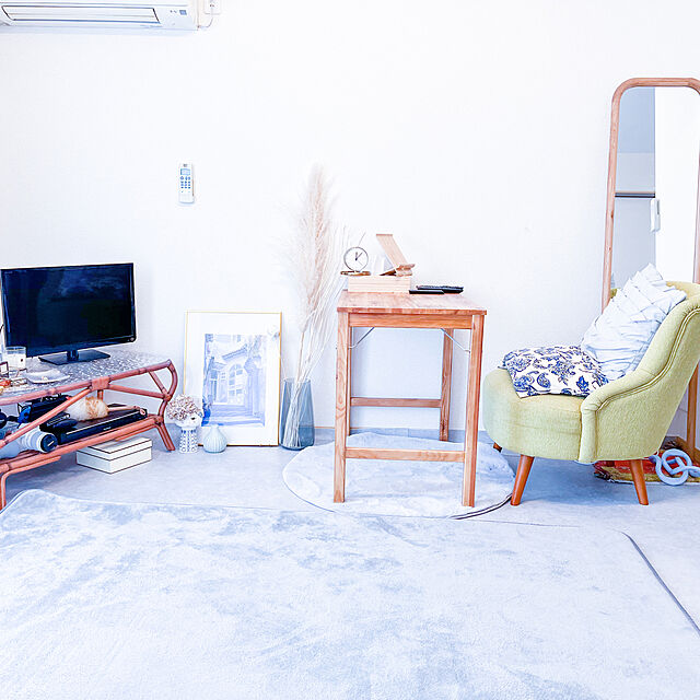 kumaのニトリ-円形フロアマット(ラビットファーo GY 90R) の家具・インテリア写真