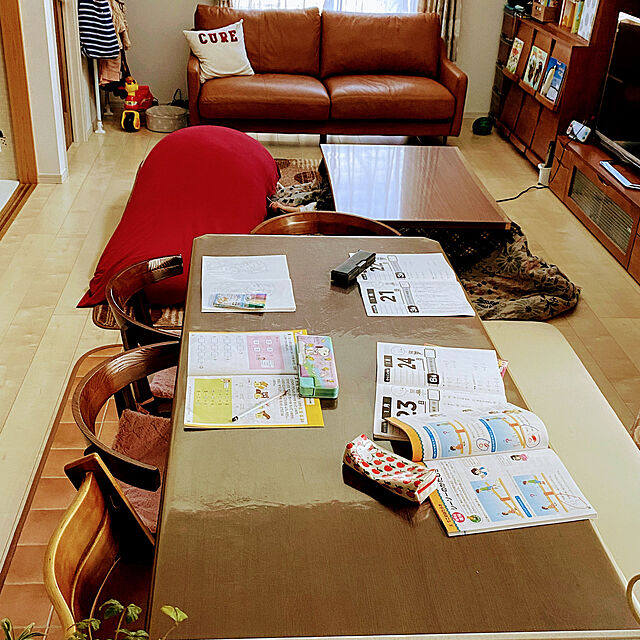 ayaの-【１０％ＯＦＦクーポン対象】テラコッタ調拭けるダイニングラグの家具・インテリア写真