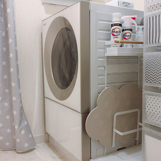 Emiの-洗濯機横マグネット収納ラック トスカ ホワイト 珪藻土バスマットスタンド付きの家具・インテリア写真