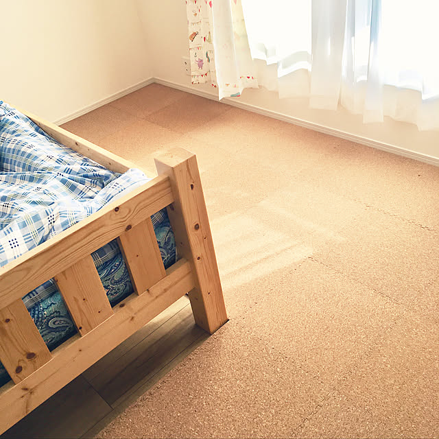 写真付きレビュー コルクマット エコルク 大判45cmタイプ 64枚セット 団地間 江戸間8畳用 サイドパーツおまけつき 国内検査済み おしゃれ コルク カーペット コルクカーペット コルクタイル ジョイントマット プレイマット ジョイント マット 素材 赤ちゃんマット 防音