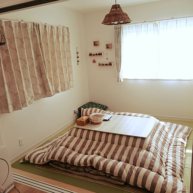 mariの-ミニディスプレイボックス*小さな木製飾り棚の家具・インテリア写真
