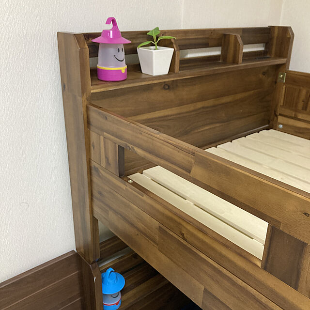 erikosのニトリ-アカシア材を贅沢に使用したヴィンテージ風2段ベッド(NA) の家具・インテリア写真