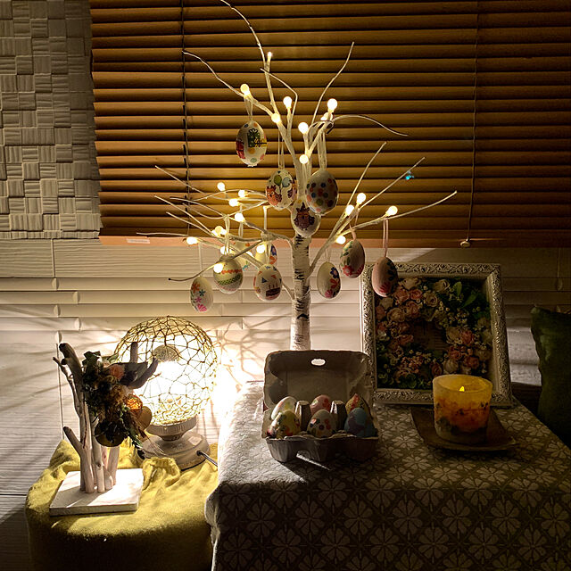 mizucchiのニトリ-【シラカバツリー】クリスマスツリー ６０cm　LED  ホワイトツリー おしゃれ　土台が木目 単3乾電池３本使用（電池は付属しません）の家具・インテリア写真