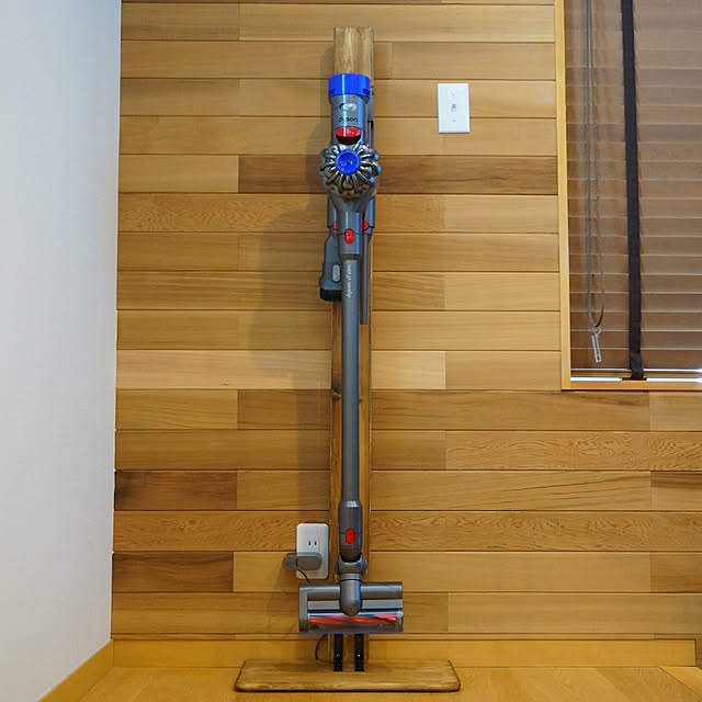 reiの-ダイソン 掃除機 コードレス Dyson V7 Slim SV11 SLM 【日本の住居に合わせて設計、小型軽量化】の家具・インテリア写真