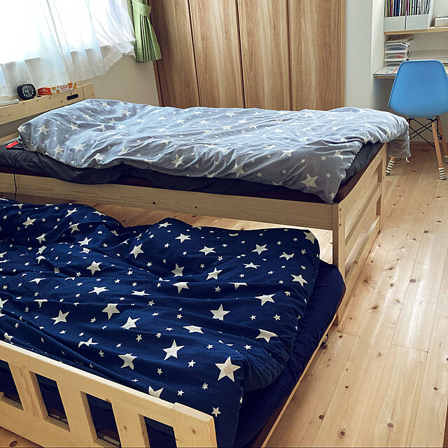 Asamiの-二段ベッド 2段ベッド 子供 親子ベッド ツインズ-GKI(本体のみ) コンセント付き 天然木 木製 ベッド 子供用 すのこ シングル コンパクト 大人用 二段ベット 2段ベット |ロータイプ シングルベッド 収納付きベッド スライド ツインベッドの家具・インテリア写真