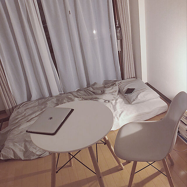 yusiの-Eames TABLE イームズ テーブル 116001 ラウンドテーブル カフェテーブル デザインテーブル ミニテーブル リプロダクトの家具・インテリア写真