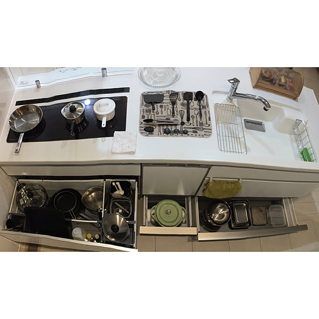 kikeikoのバーミキュラ-バーミキュラ 鋳物ホーロー鍋 22cm パールグリーン 無水調理 専用レシピブック付 オーブンポットラウンド GRN22Rの家具・インテリア写真